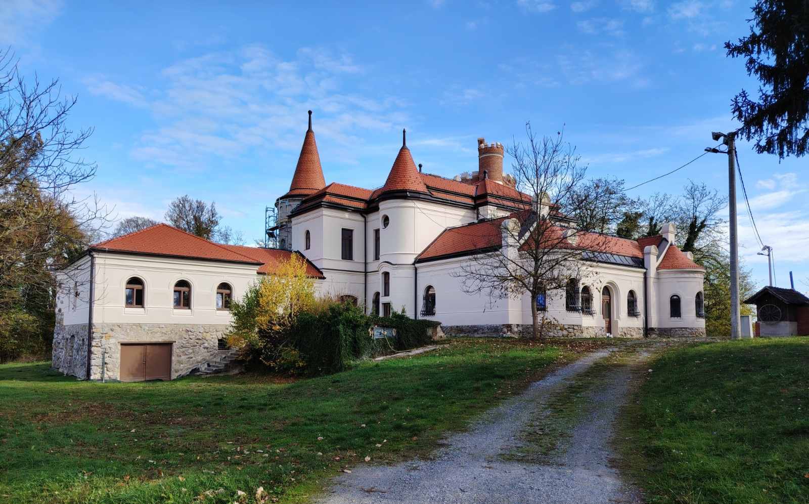 Dvorac Dioš